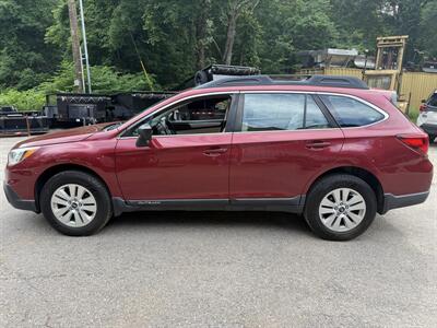 2017 Subaru Outback 2.5i   - Photo 8 - Winchester, NH 03470