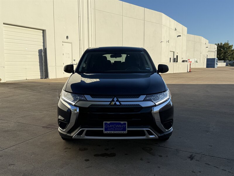 2020 Mitsubishi Outlander ES  