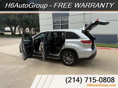 2019 Toyota Highlander XLE   - Photo 9 - Plano, TX 75074
