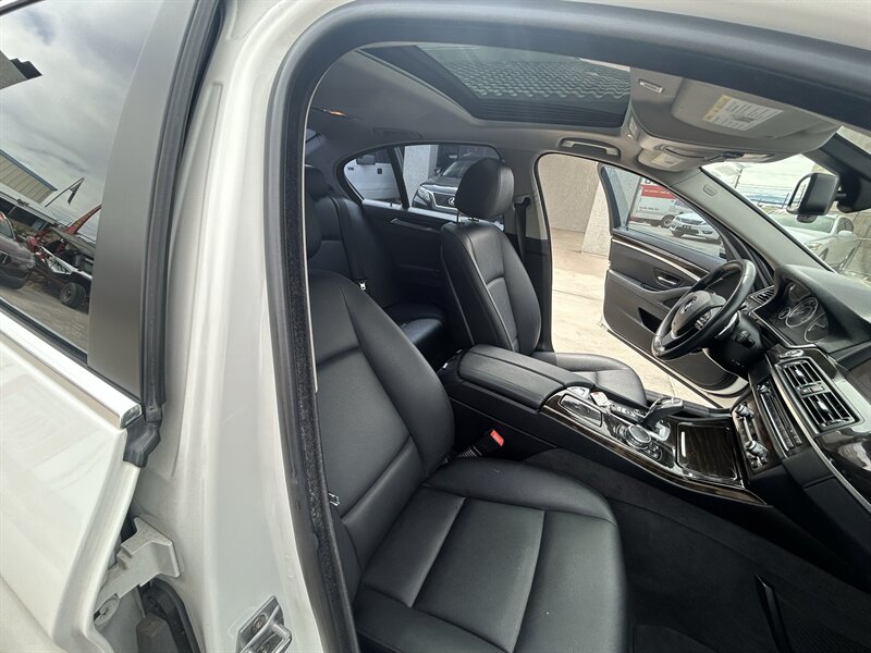 2016 BMW 528i - Photo 32 - Lake Havasu City, AZ 86403