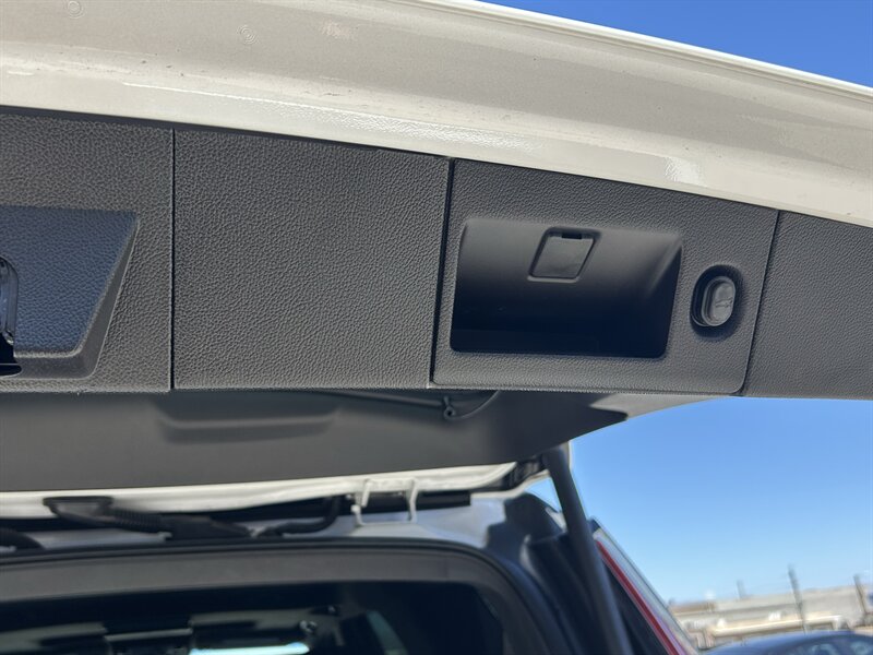 2017 Cadillac Escalade Platinum - Photo 39 - Fountain Hills, AZ 85268