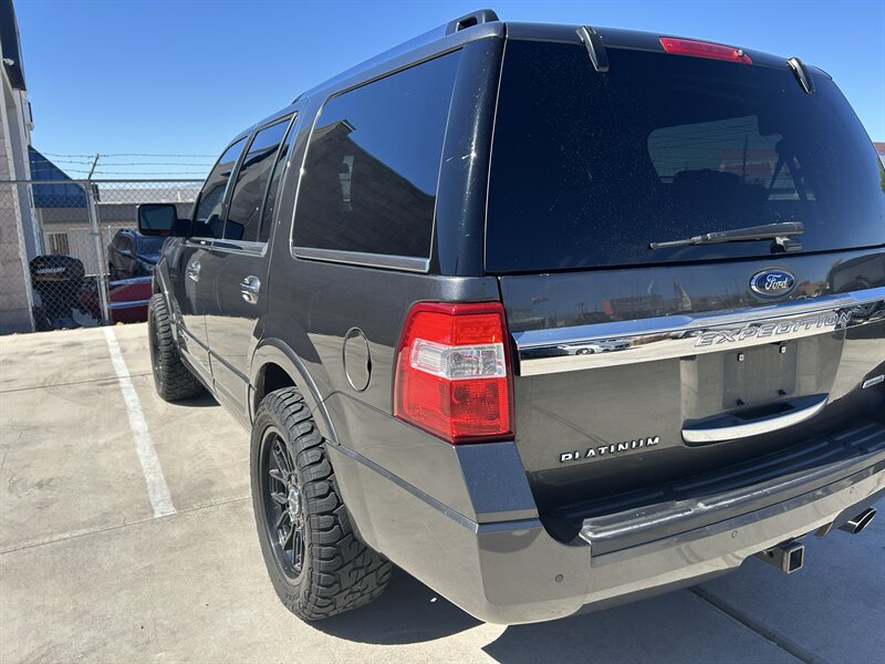 2017 Ford Expedition Platinum - Photo 11 - Fountain Hills, AZ 85268