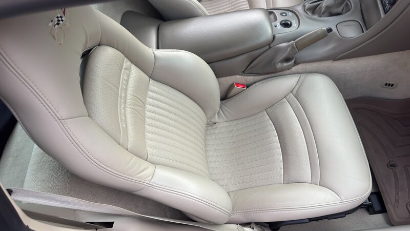 2003 Chevrolet Corvette 50th Anniversary Edition - Photo 12 - Fountain Hills, AZ 85268