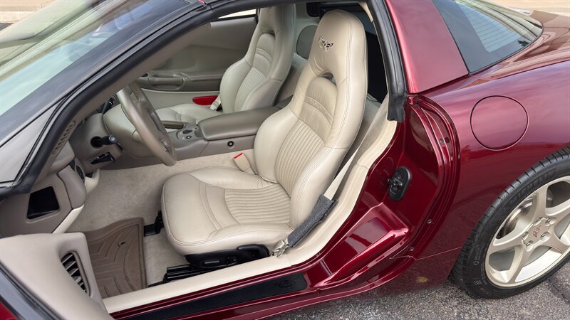 2003 Chevrolet Corvette 50th Anniversary Edition - Photo 16 - Fountain Hills, AZ 85268