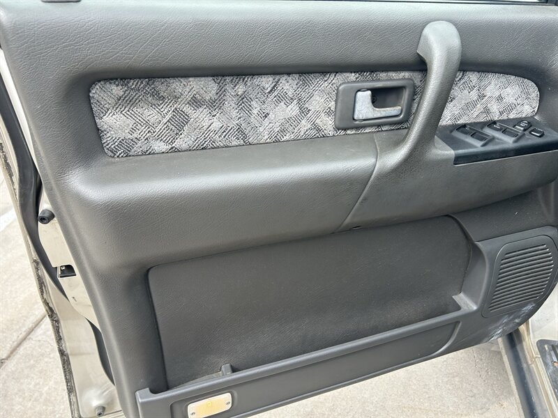 2000 Isuzu Trooper S 4dr S - Photo 30 - Fountain Hills, AZ 85268