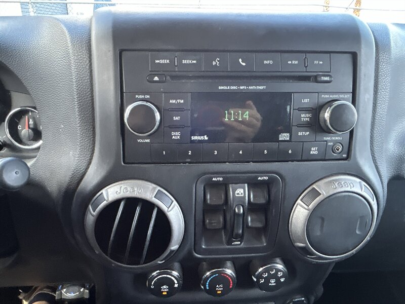 2014 Jeep Wrangler Unlimited Sport - Photo 20 - Fountain Hills, AZ 85268