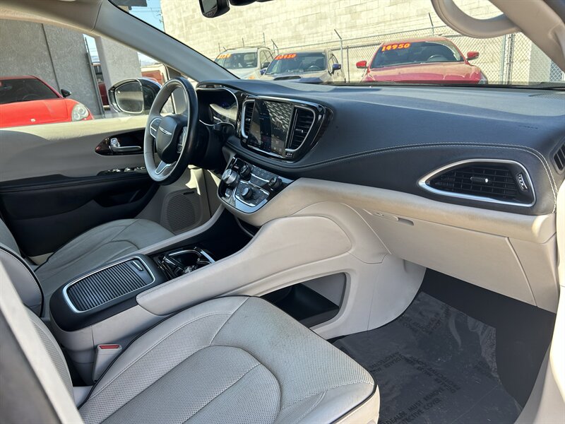 2021 Chrysler Pacifica Limited - Photo 28 - Fountain Hills, AZ 85268