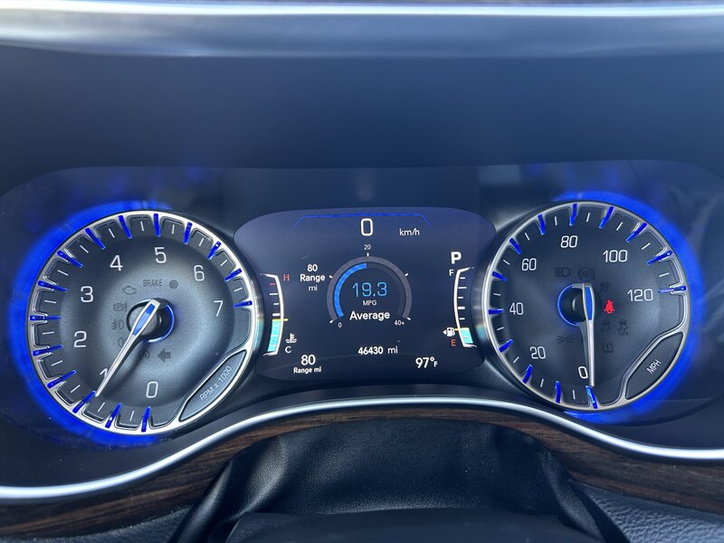 2021 Chrysler Pacifica Limited - Photo 12 - Fountain Hills, AZ 85268