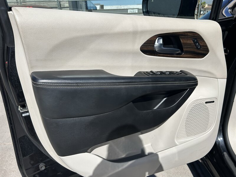 2021 Chrysler Pacifica Limited - Photo 18 - Fountain Hills, AZ 85268