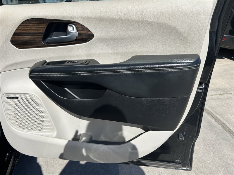 2021 Chrysler Pacifica Limited - Photo 31 - Fountain Hills, AZ 85268