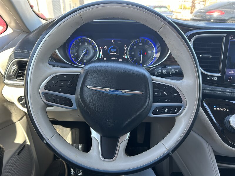 2021 Chrysler Pacifica Limited - Photo 11 - Fountain Hills, AZ 85268