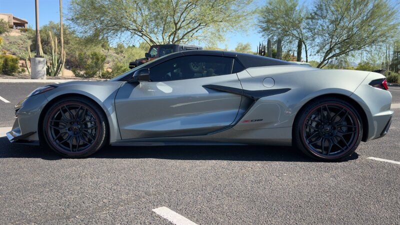 2024 Chevrolet Corvette Z06 - Photo 4 - Fountain Hills, AZ 85268