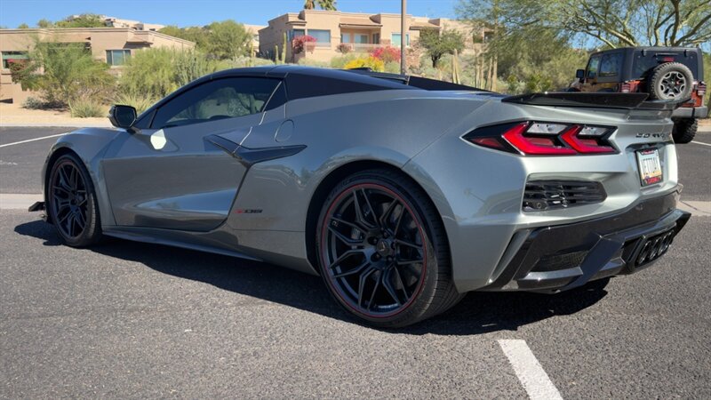 2024 Chevrolet Corvette Z06 - Photo 5 - Fountain Hills, AZ 85268