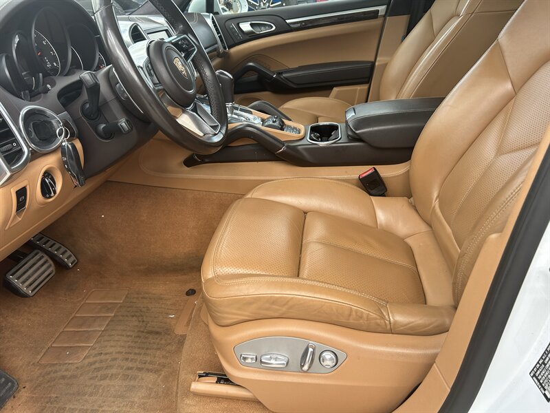 2016 Porsche Cayenne GTS - Photo 14 - Fountain Hills, AZ 85268