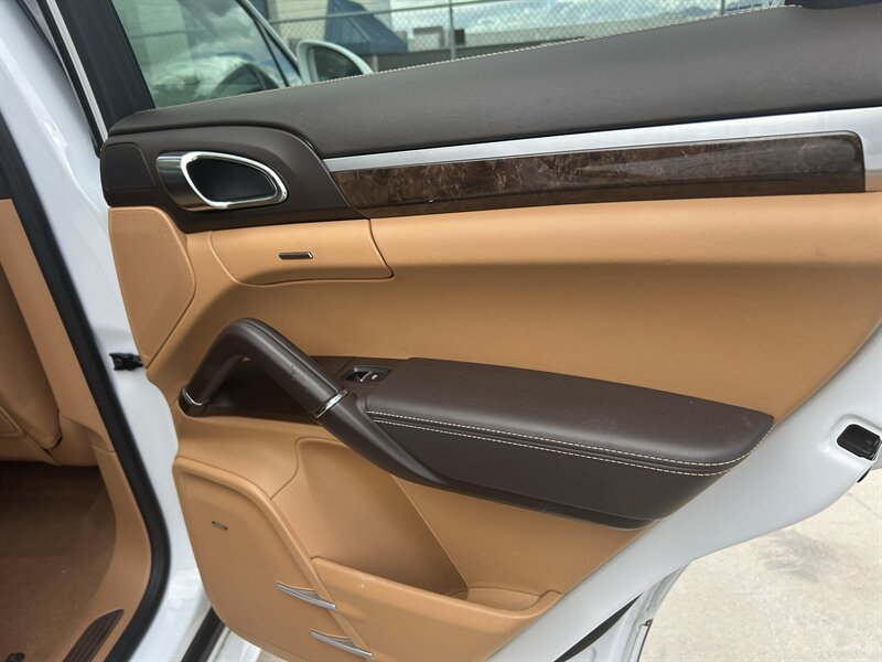 2016 Porsche Cayenne GTS - Photo 32 - Fountain Hills, AZ 85268