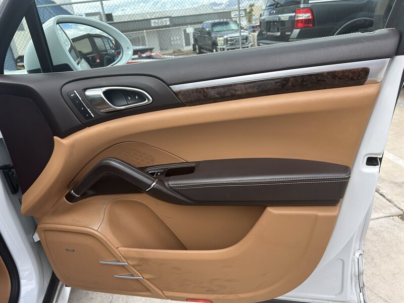 2016 Porsche Cayenne GTS - Photo 33 - Fountain Hills, AZ 85268