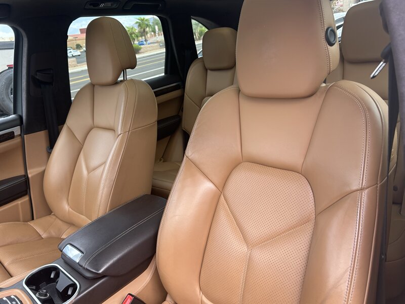 2016 Porsche Cayenne GTS - Photo 17 - Fountain Hills, AZ 85268
