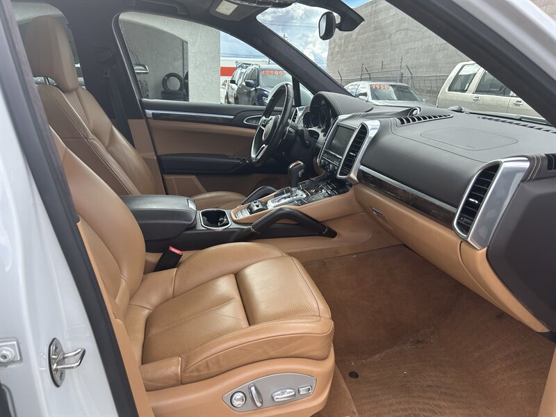 2016 Porsche Cayenne GTS - Photo 18 - Fountain Hills, AZ 85268