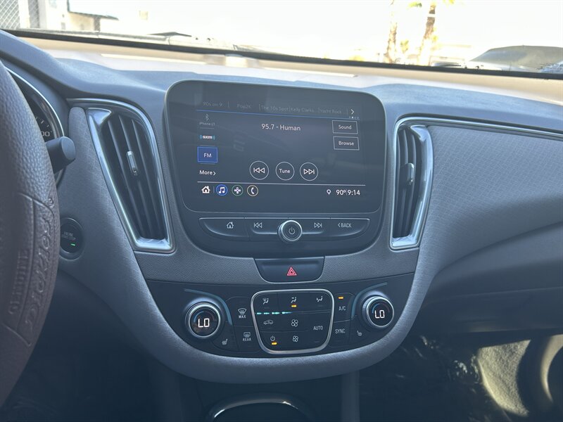 2019 Chevrolet Malibu LT - Photo 18 - Fountain Hills, AZ 85268