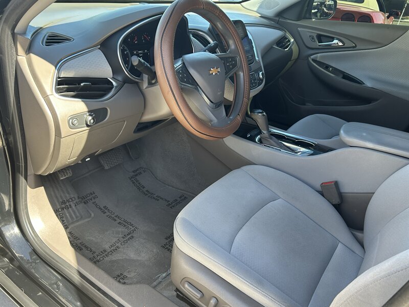 2019 Chevrolet Malibu LT - Photo 15 - Fountain Hills, AZ 85268