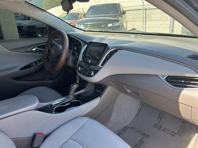 2019 Chevrolet Malibu LT - Photo 16 - Fountain Hills, AZ 85268