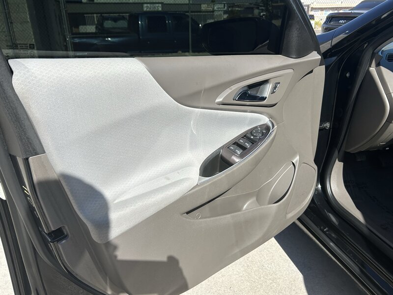 2019 Chevrolet Malibu LT - Photo 28 - Fountain Hills, AZ 85268