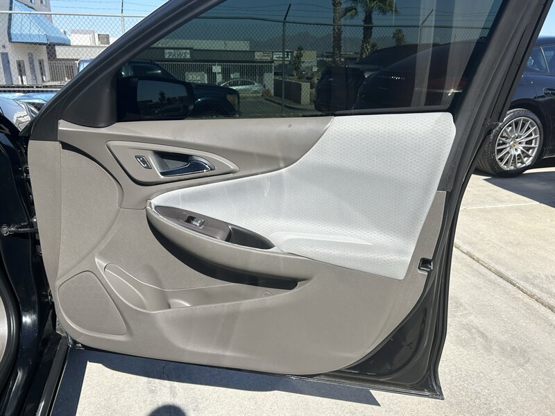 2019 Chevrolet Malibu LT - Photo 31 - Fountain Hills, AZ 85268