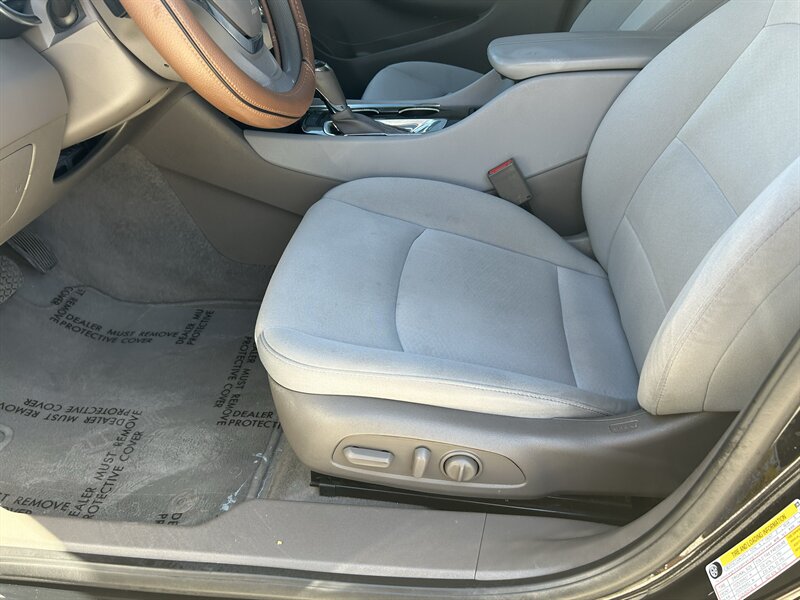 2019 Chevrolet Malibu LT - Photo 26 - Fountain Hills, AZ 85268
