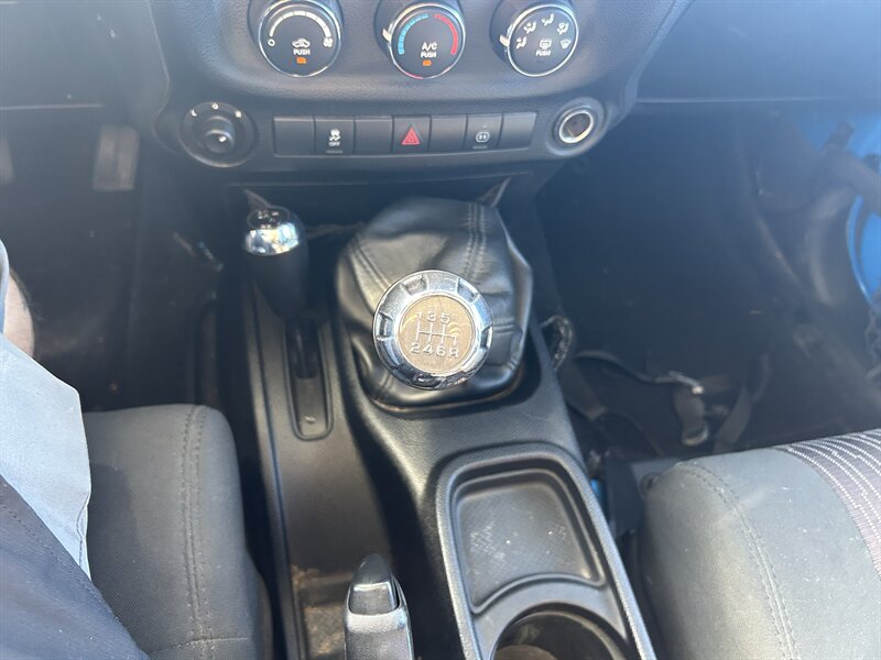 2011 Jeep Wrangler Unlimited Sahara - Photo 17 - Fountain Hills, AZ 85268