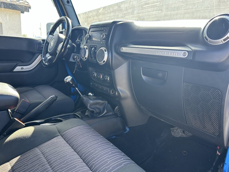 2011 Jeep Wrangler Unlimited Sahara - Photo 19 - Fountain Hills, AZ 85268