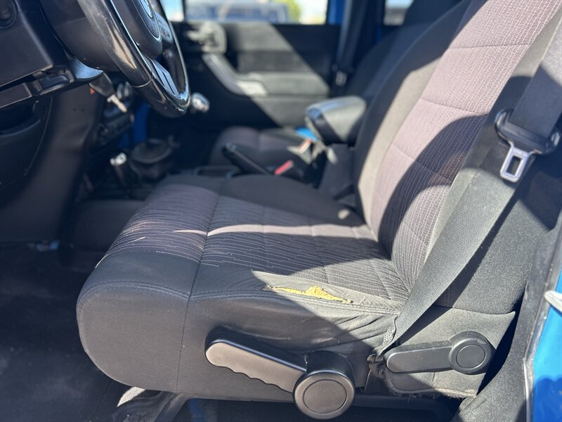 2011 Jeep Wrangler Unlimited Sahara - Photo 13 - Fountain Hills, AZ 85268