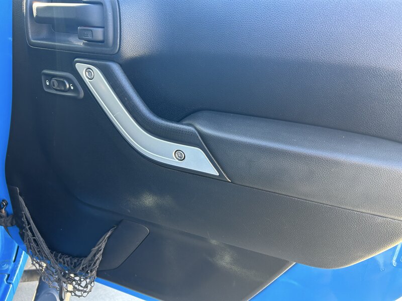 2011 Jeep Wrangler Unlimited Sahara - Photo 30 - Fountain Hills, AZ 85268
