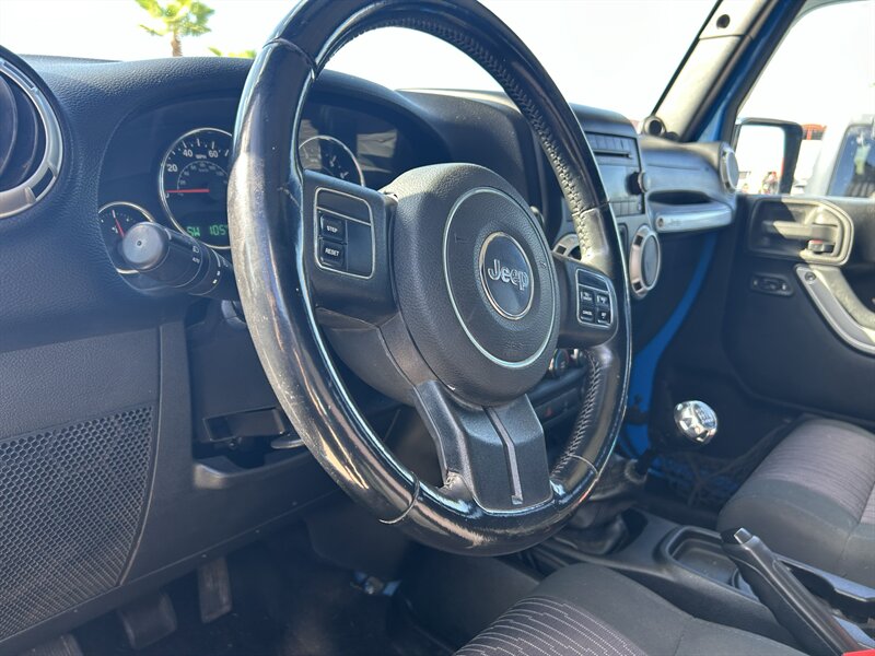 2011 Jeep Wrangler Unlimited Sahara - Photo 14 - Fountain Hills, AZ 85268