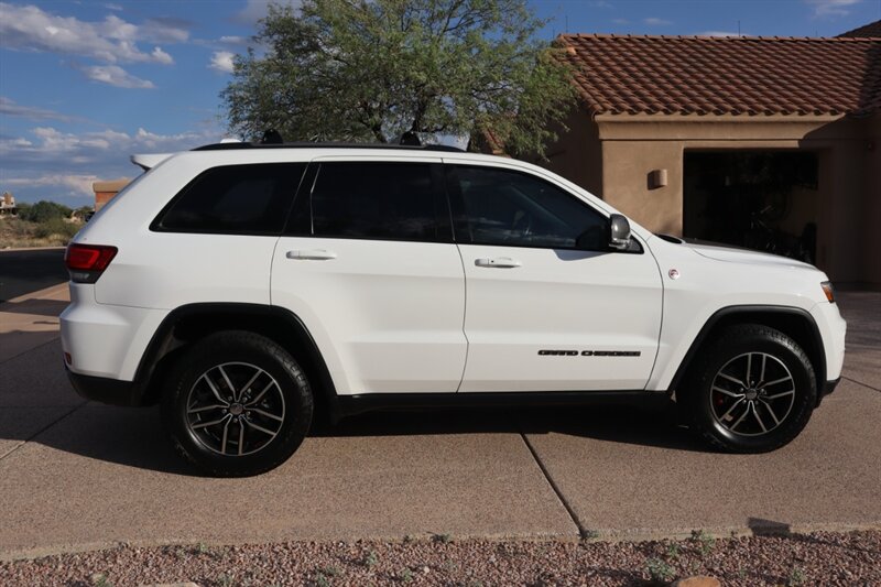 2017 Jeep Grand Cherokee Trailhawk   - Photo 11 - Fountain Hills, AZ 85268