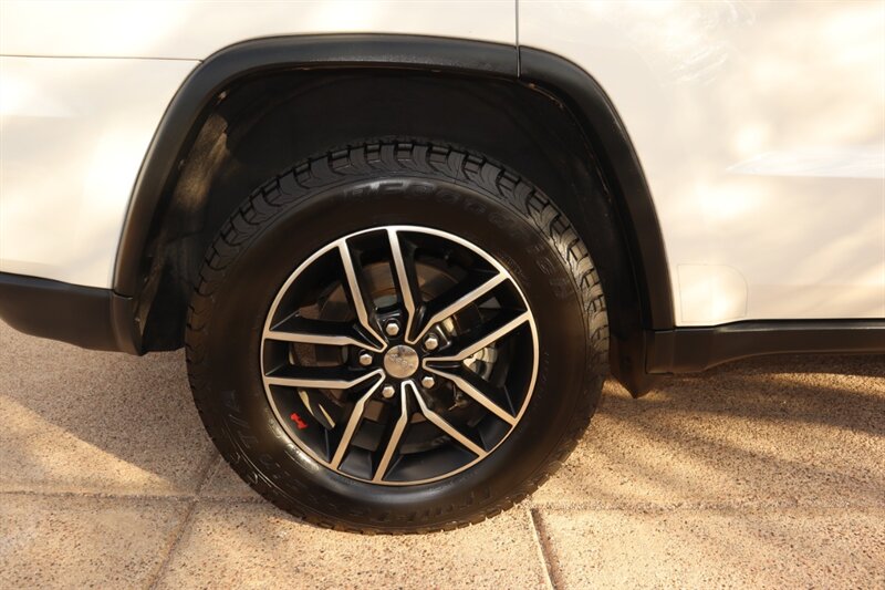 2017 Jeep Grand Cherokee Trailhawk   - Photo 24 - Fountain Hills, AZ 85268