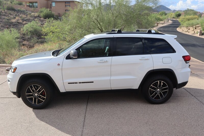 2017 Jeep Grand Cherokee Trailhawk   - Photo 2 - Fountain Hills, AZ 85268