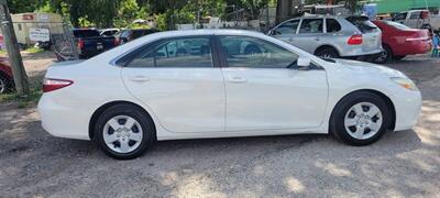 2015 Toyota Camry LE   - Photo 8 - Orlando, FL 32833