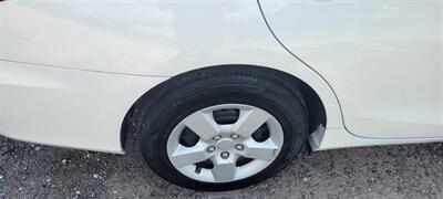 2015 Toyota Camry LE   - Photo 9 - Orlando, FL 32833