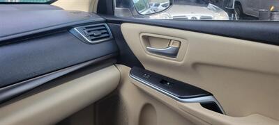 2015 Toyota Camry LE   - Photo 16 - Orlando, FL 32833