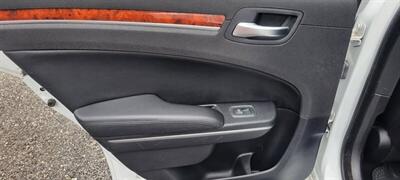2012 Chrysler 300 Limited   - Photo 9 - Orlando, FL 32833