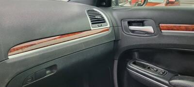 2012 Chrysler 300 Limited   - Photo 15 - Orlando, FL 32833