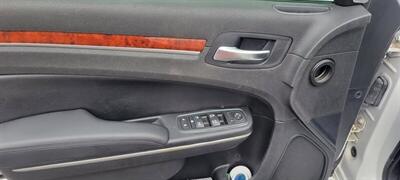 2012 Chrysler 300 Limited   - Photo 18 - Orlando, FL 32833