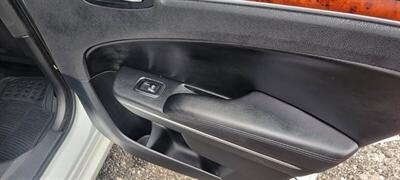 2012 Chrysler 300 Limited   - Photo 17 - Orlando, FL 32833