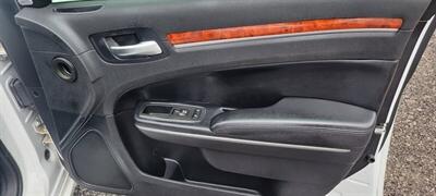 2012 Chrysler 300 Limited   - Photo 12 - Orlando, FL 32833