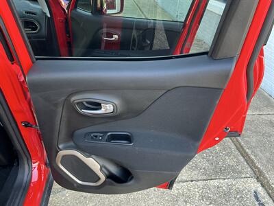 2017 Jeep Renegade Latitude - Photo 21 - Springfield, IL 62702
