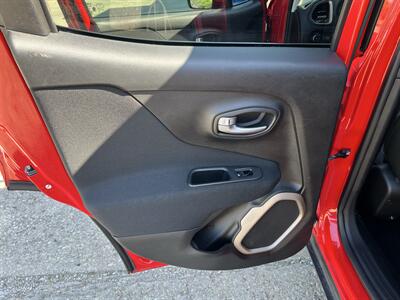 2017 Jeep Renegade Latitude - Photo 17 - Springfield, IL 62702