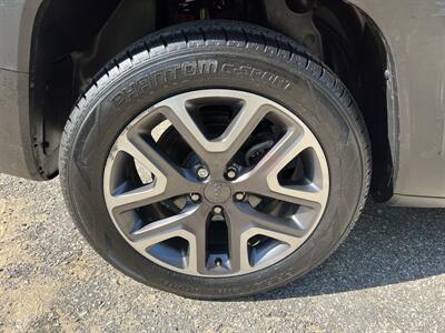 2017 Jeep Renegade Latitude - Photo 11 - Springfield, IL 62702