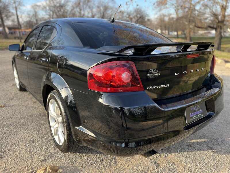 2014 Dodge Avenger R/T photo 5