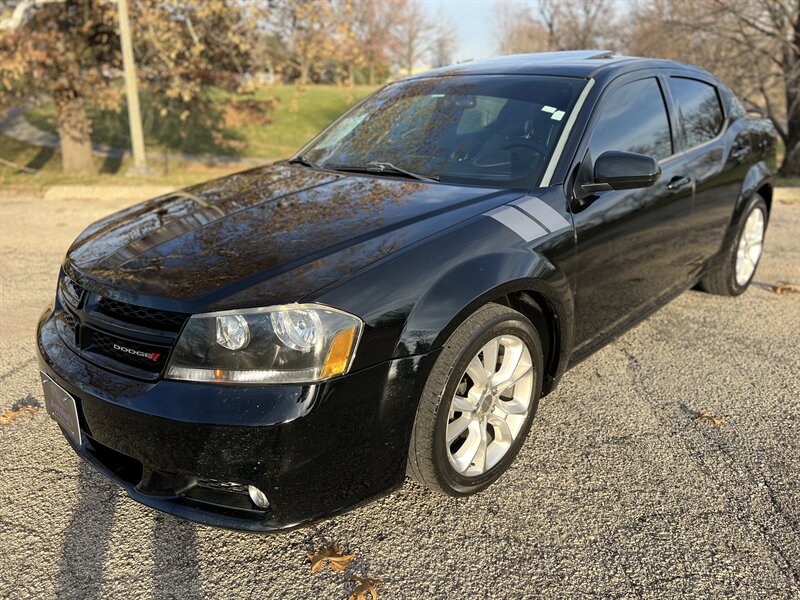 2014 Dodge Avenger R/T photo 3