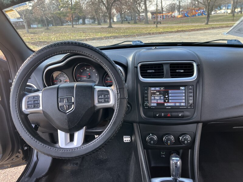 2014 Dodge Avenger R/T photo 25